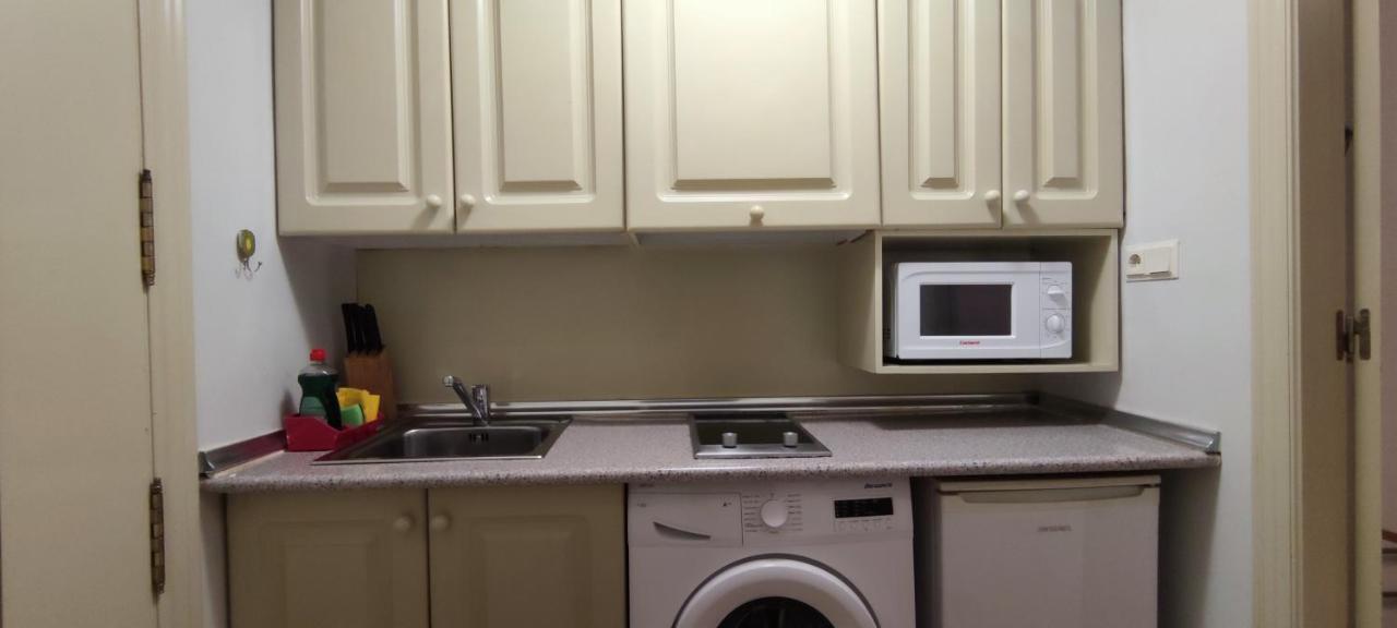 Apartamentos Serrallo, Parking Gratuito Y Cocina, Alhambra Y Playa 格拉纳达 外观 照片
